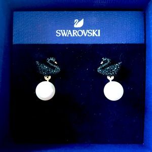 Swarovski black swan and pearl earrings